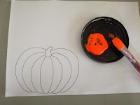 carte d'halloween citrouille à la peinture carte enfant halloween dessin citrouille
