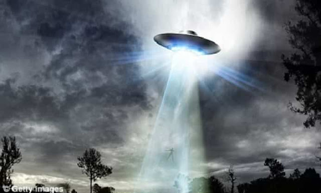 Χιλιάδες UFOs στους ουρανούς, ή… μόνο στο διαδίκτυο;