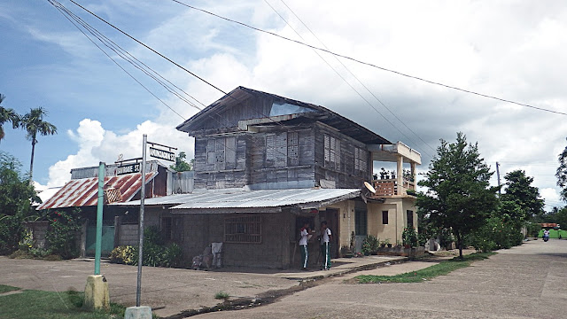 big old wooden house in Mondragon Northern Samar