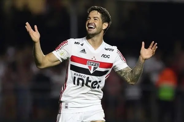 Quem é o camisa 10 do São Paulo?