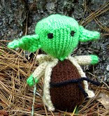 http://translate.google.es/translate?hl=es&sl=auto&tl=es&u=http%3A%2F%2Flazytinkertoys.blogspot.com.es%2F2013%2F05%2Fknit-yoda-pattern.html