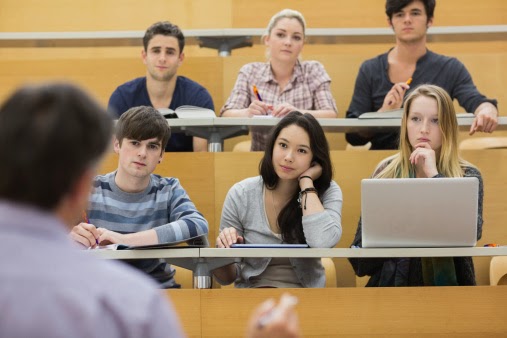 Why Students Should Consider Community College as a Smart Option