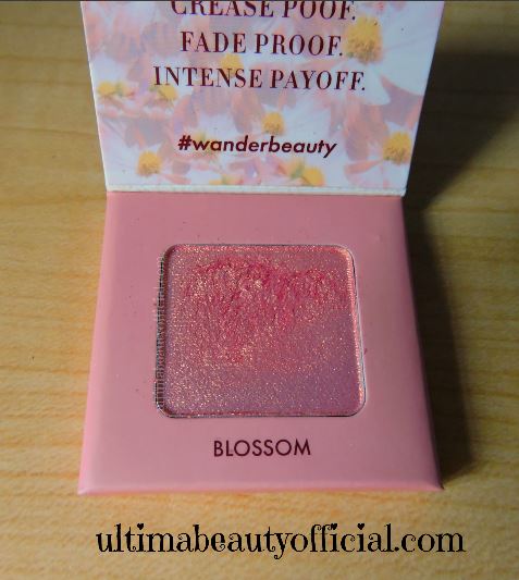 Close up of WANDER BEAUTY: Eyeshadow in Blossom