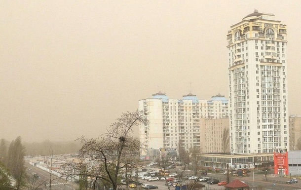У Києві через пилову бурю постраждали п'ятеро осіб