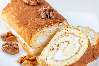 Walnut-Cream Roll