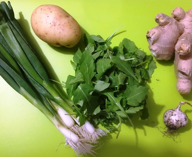 How to Make Homemade Rocket & Spring Onion Soup