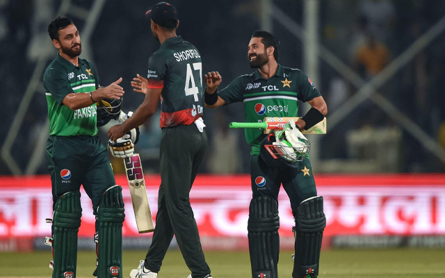 Pakistan beat Bangladesh by 7 wickets in the first match of the Asia Cup Supers Four stage.