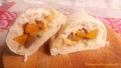 Mini calzoni con zucca, funghi e provola