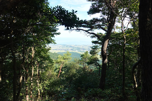 鳥取県西伯郡大山町坊領　佐摩山の山頂の眺望