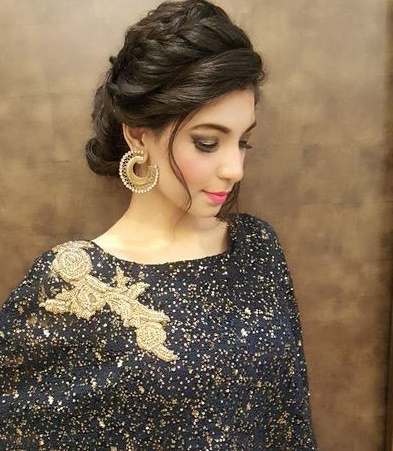 15 Easy Ways to include Gajra in your Hairstyle this Wedding Season |  WeddingBazaar