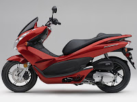 2013 Honda PCX150  Scooter pictures 1