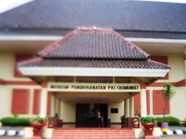 Cerita dari Perjalananku > SE STT RRI Malang (part 2)