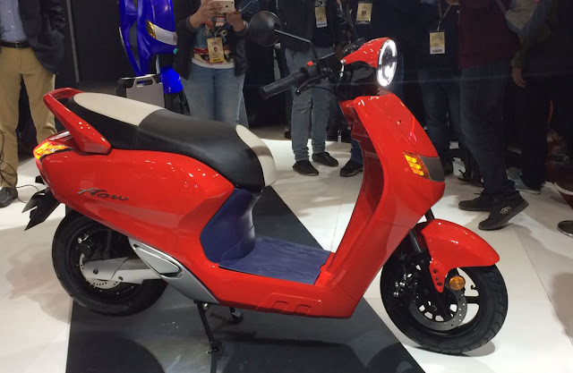 Twenty two flow electric scooter at 2018 Delhi Auto Expo