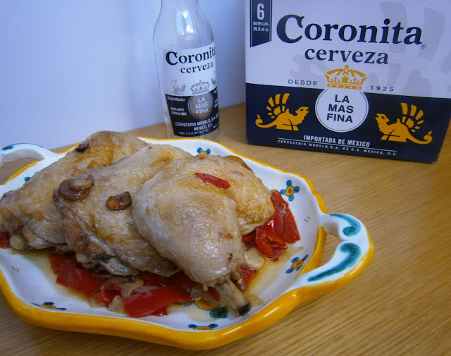 Muslos de pollo guisado con cerveza coronita