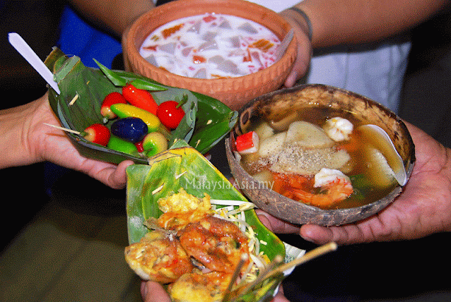 Food at Klong Hae Floating Market