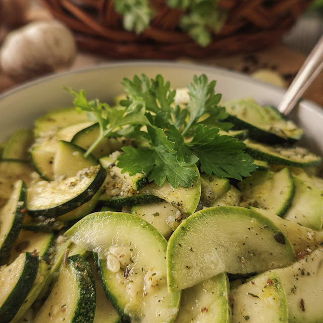 pickled zucchini, green zucchini pasta, healthy cuisine, eco food, vegan foodzdorovaya-eda, poleznaya-eda, organicheskij-salat, syroedcheskaya-kuhnya