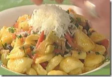 Pizzicotti alla sabinese con pomodorini, funghi e olive