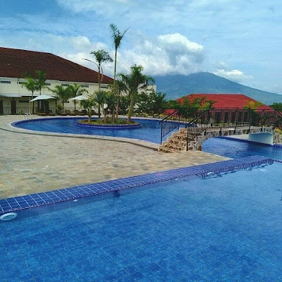 kolam renang taman bukit palem