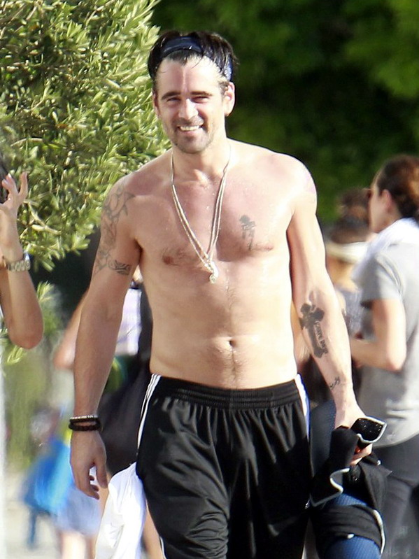  MRVVIP Official COLIN FARRELL BULGED AFTER YOGA