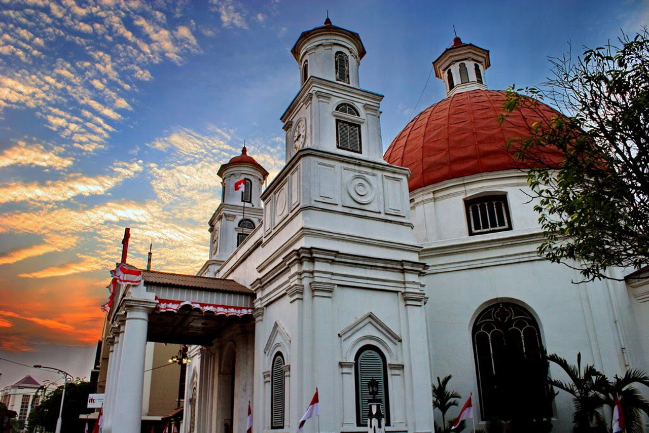Gereja Blenduk, +62-821-316-7070-8, Travel Malang Semarang, Travel Semarang  Malang, Wisata Semarang - Kinarya Tour & Travel - Spesialis Jasa Travel &  Wisata