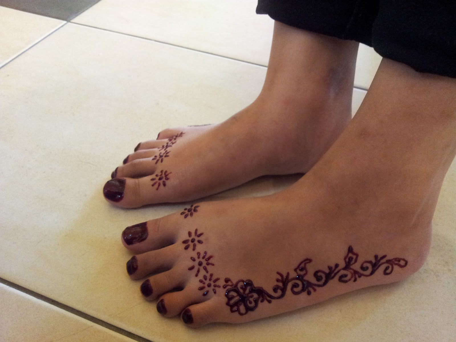 Gambar Terbaru Inai Di Kaki Tahun 2017 Teknik Menggambar Henna