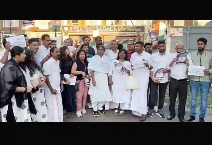 News, World, Kerala, Politics, K Sudhakaran, UK, Congress, Indian Overseas Congress, Ramya Haridas,  Congress workers protest in UK over K Sudhakaran's arrest.