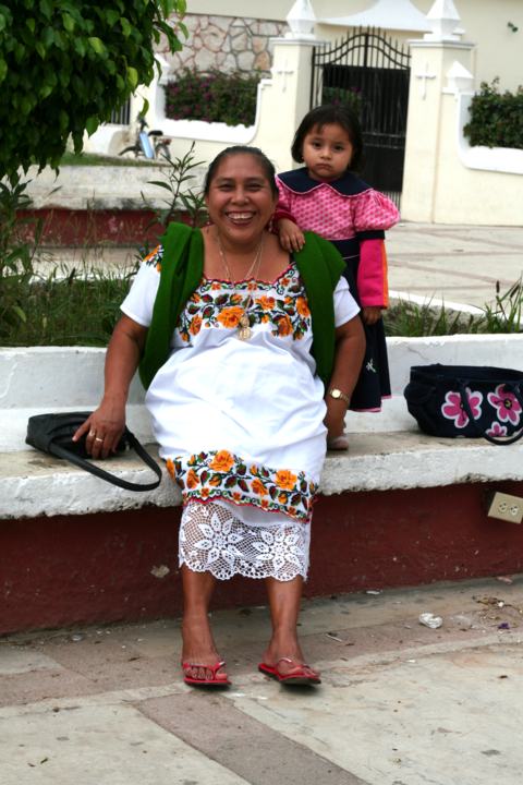 Eva y su nieta... Piste, Mexico