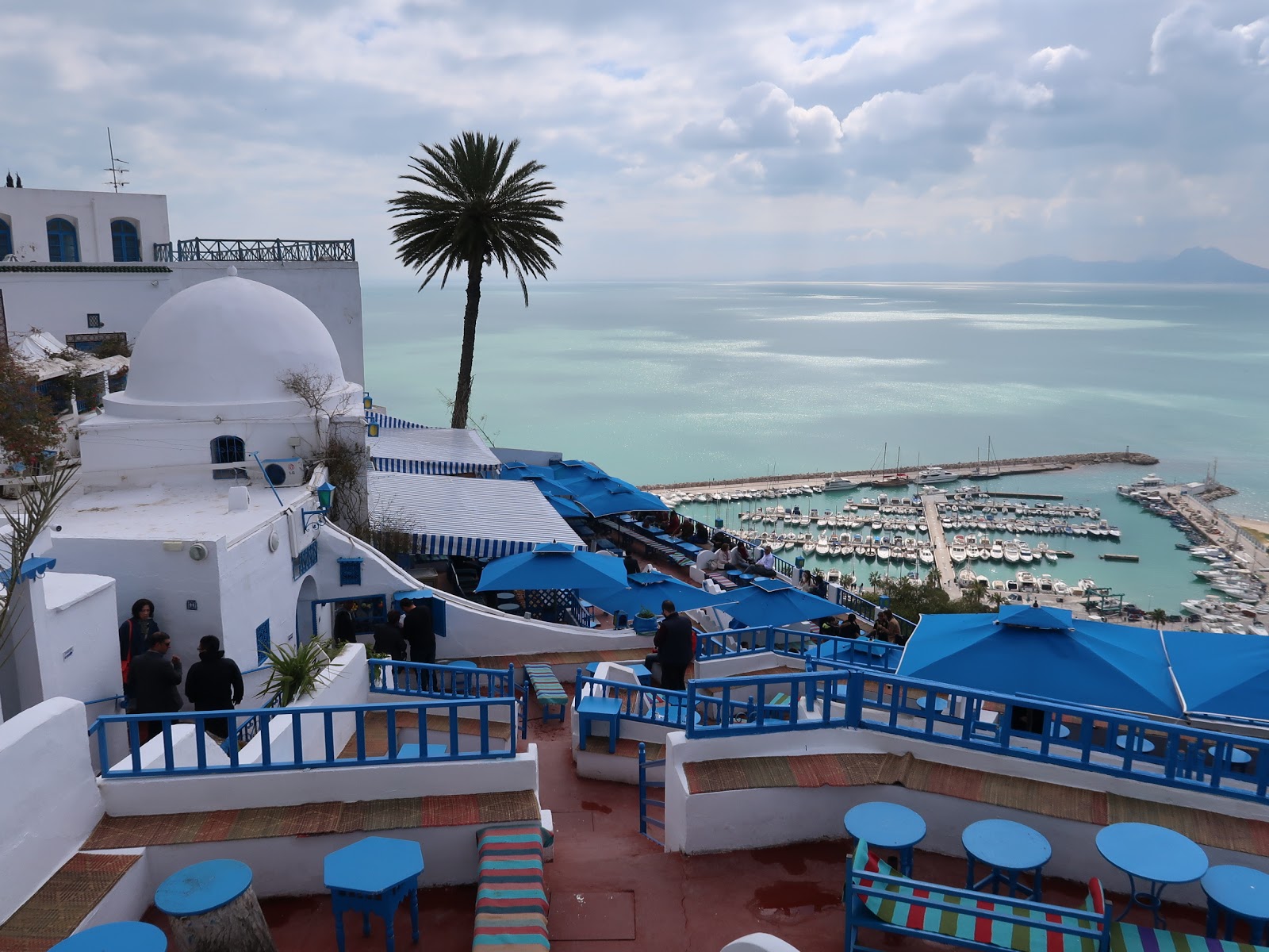 ごろごろ シディ ブ サイドsidi Bou Said