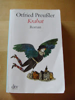 http://www.amazon.de/Krabat-Roman-Otfried-Preu%C3%9Fler/dp/3423252812/ref=sr_1_1?s=books&ie=UTF8&qid=1434378129&sr=1-1&keywords=krabat