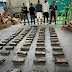 Autoridades incautan 360 láminas de cocaína en carga de guineos en puerto Manzanillo; apresan tres hombres