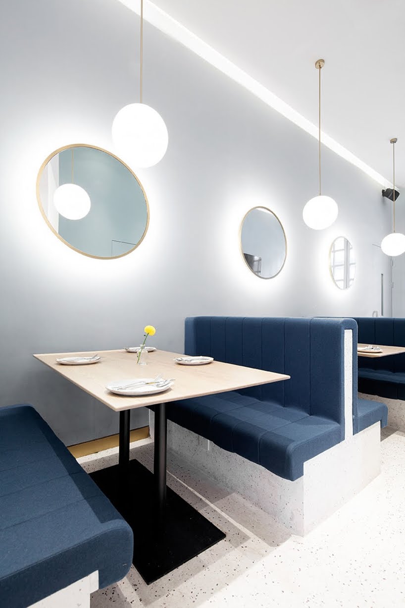 Este nuevo restaurante y cafetería se encuentra dentro de un viejo edificio que alguna vez fue escuela