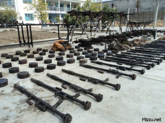 [Image: Senjata+Sitaan+Milik+Taliban+1.jpg]