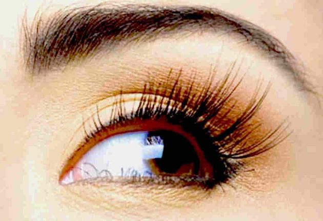 Bulu kening yang hitam dan lebat