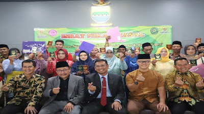 Ketua Tedy Rusmawan dan Wakil Edwin Senjaya Jadi Saksi Nikah Massal