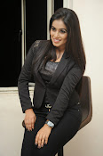 Actress Poorna latest photos-thumbnail-2