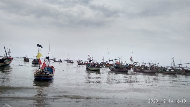 Cuaca Buruk Berdampak Pada Nelayan Pesisir Kabupaten Rembang