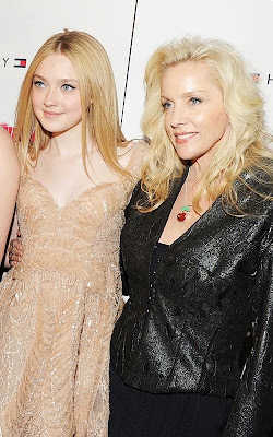 Kristen Stewart And Dakota Fanning