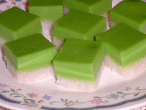 Kuih Rasa Tradisi Imah: Kuih Seri Muka atau Pulut Sekaya