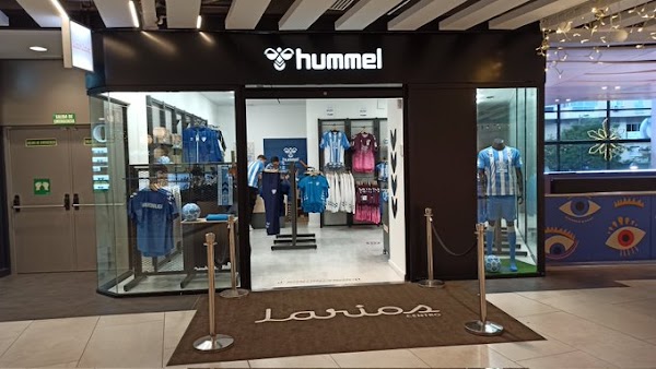 Hummel abre una tienda malaguista en el Centro Comercial Larios