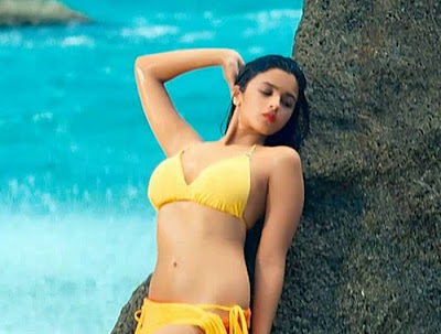 Alia Bhatt Hot Bikini Stills HD From Student Of The Year Movie