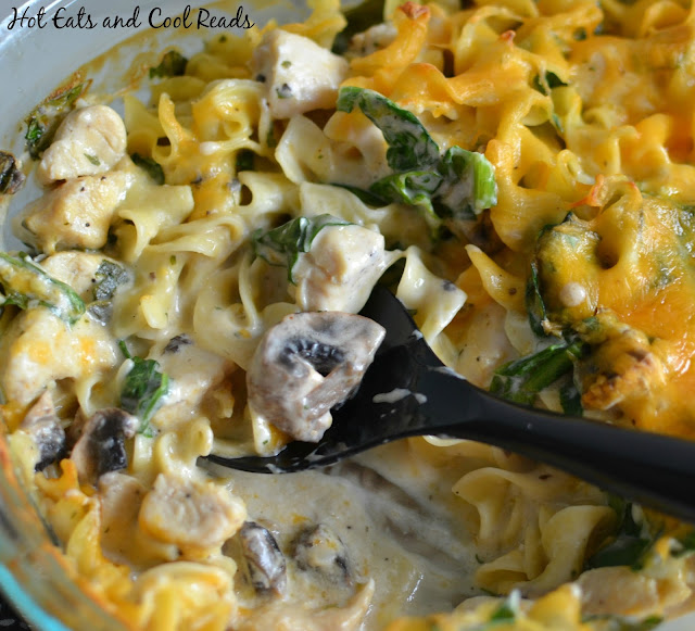 Pure comfort food that the whole family will love! Great freezer meal too! Cheesy Chicken, Spinach and Mushroom Noodle Casserole Recipe from Hot Eats and Cool Reads