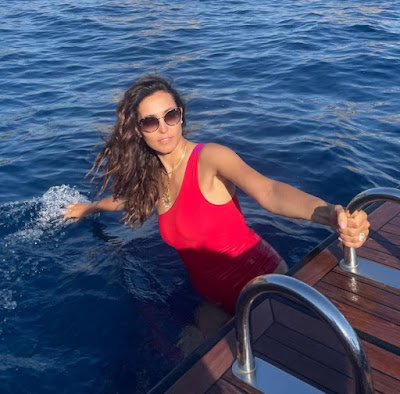 Caterina Balivo sulla barca mare Capri