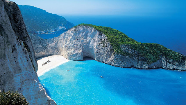 Greece, Zakynthos, Navagio or Shipwreck beach