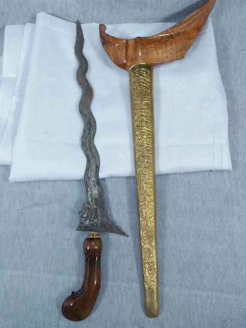 keris Pusaka Nogo Rojo Luk 13