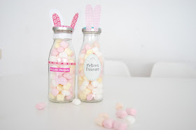 chuches para pascua. Easter candy in a bottle