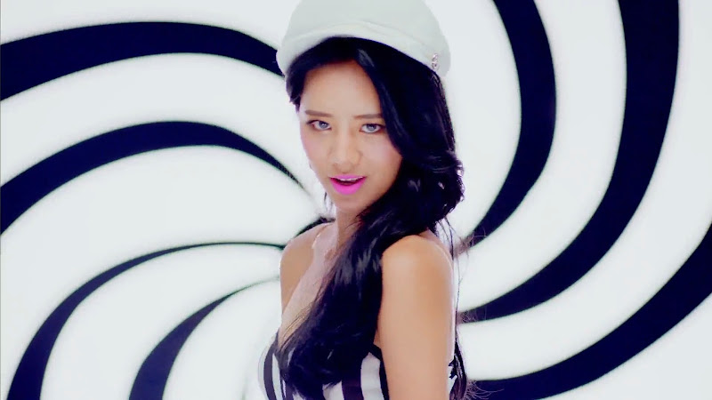 Hyeri Girl's Day Ring My Bell