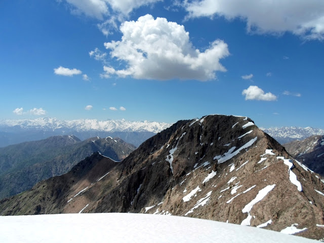 Гора Муштеппа, 2 день похода, хребет между ущельями Варзоб и Ромит, горы Таджикистана