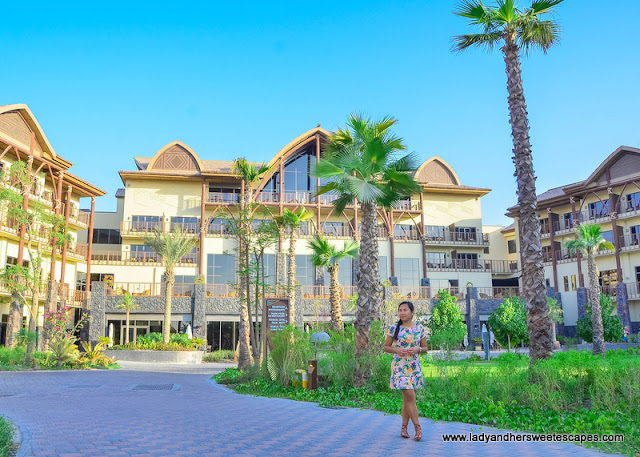 Polynesian themed hotel in Dubai