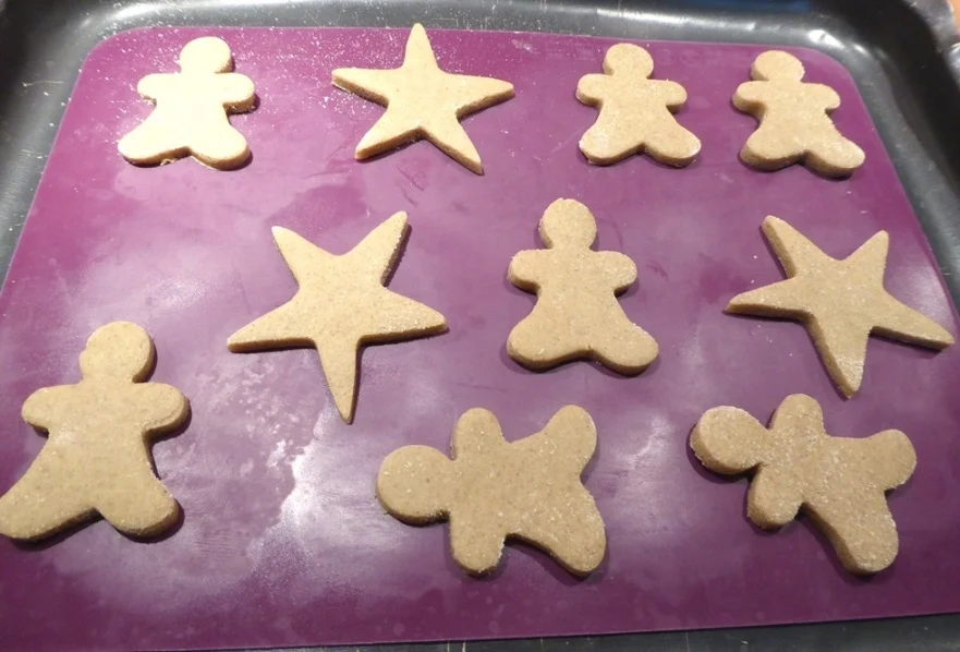 Petits sablés de Noël sans gluten au sarrasin