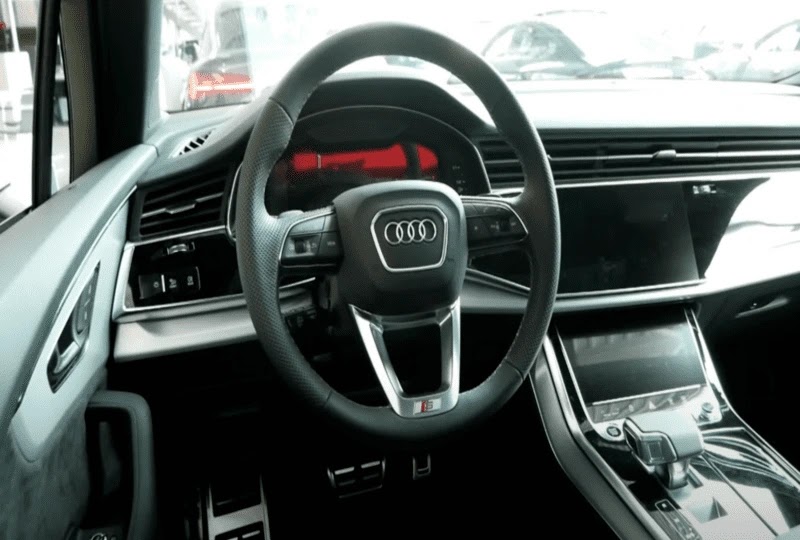 2023 audi q7 interior